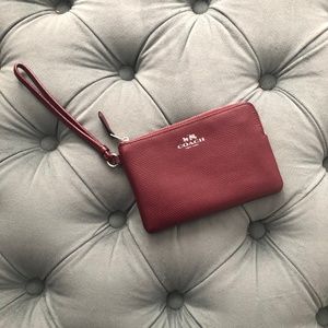 Coach crossgrain wristlet - maroon